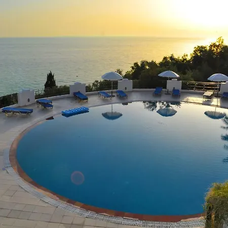 With Pool Maria On Agios Gordios דירה